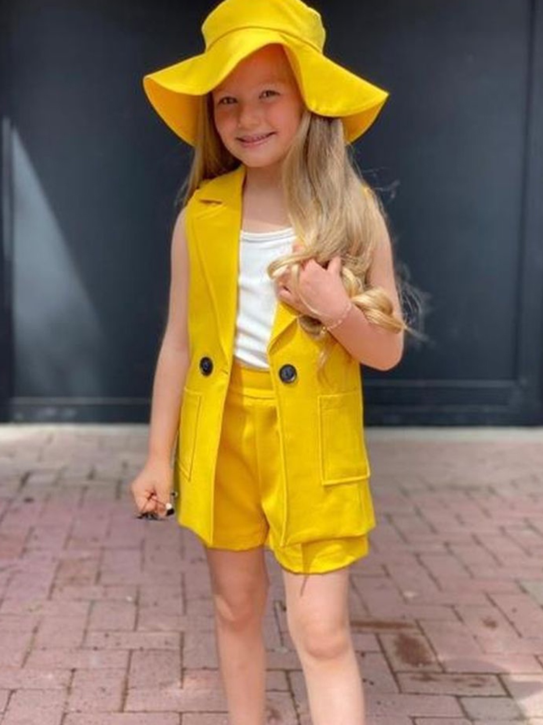 

LULU & SKY Girls Top with Shorts, Yellow