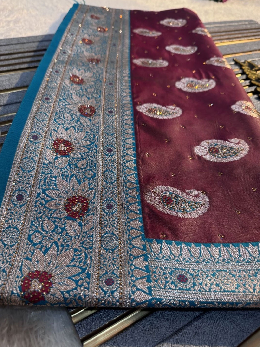 

DIVASTRI Ethnic Motifs Zari Pure Silk Banarasi Saree, Maroon