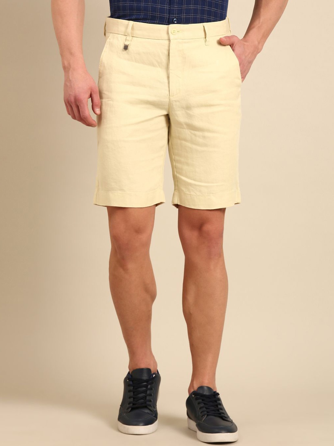 

Linen Club Men Slim Fit Linen Shorts, Off white
