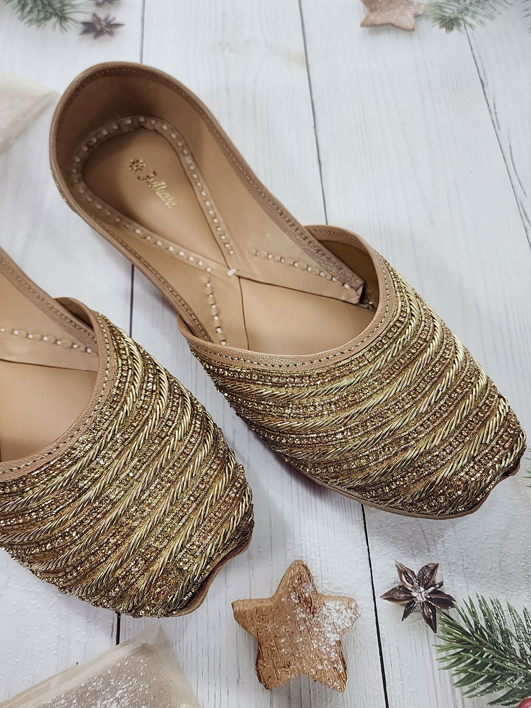 

Fulkari Women Embellished Ethnic Mojaris Flats, Bronze