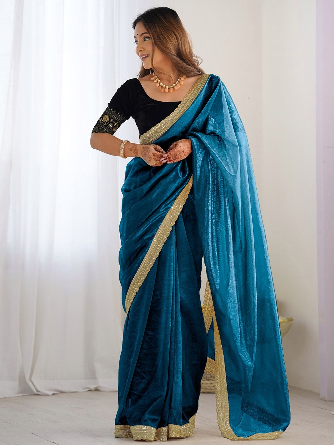 

DIVASTRI Embroidered Supernet Saree, Blue