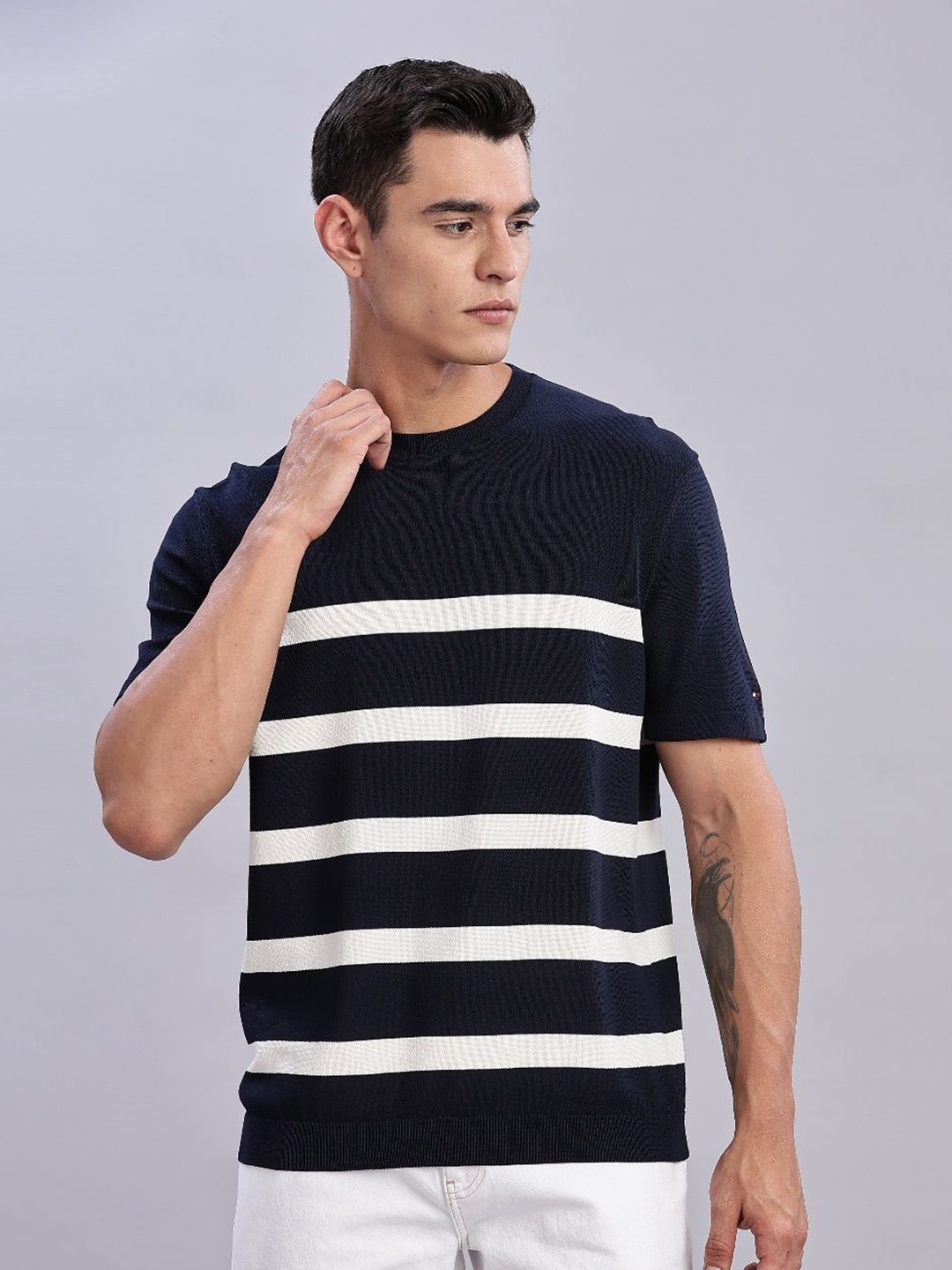 

Tommy Hilfiger Men Striped T-shirt, Navy blue