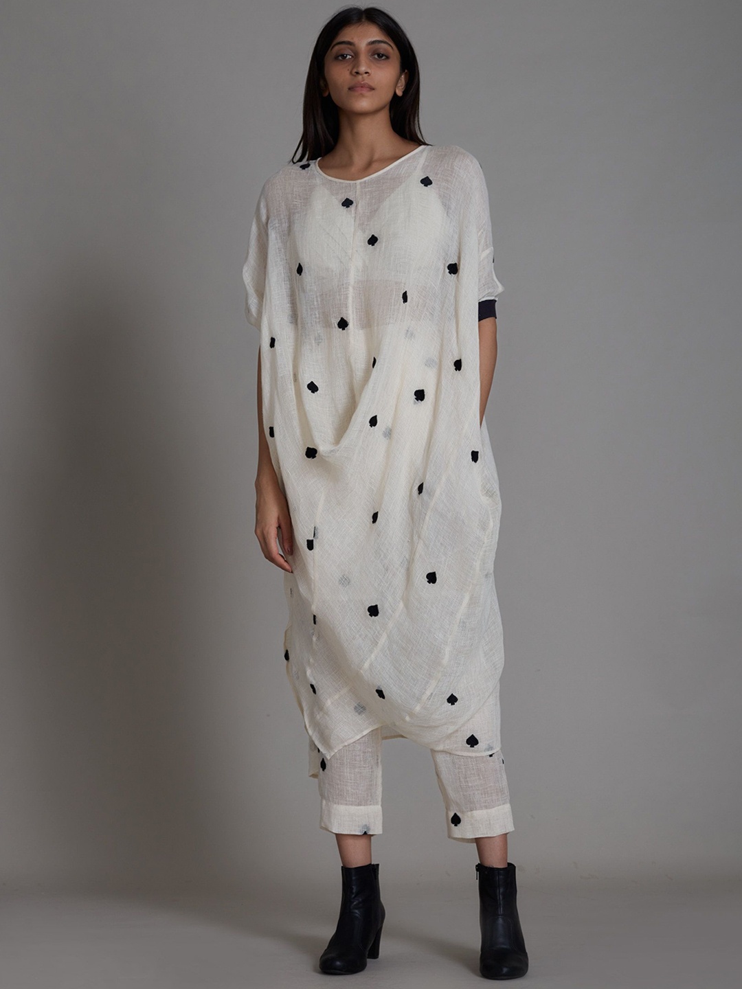 

MATI Women Printed Comfort High-Rise Trousers, White