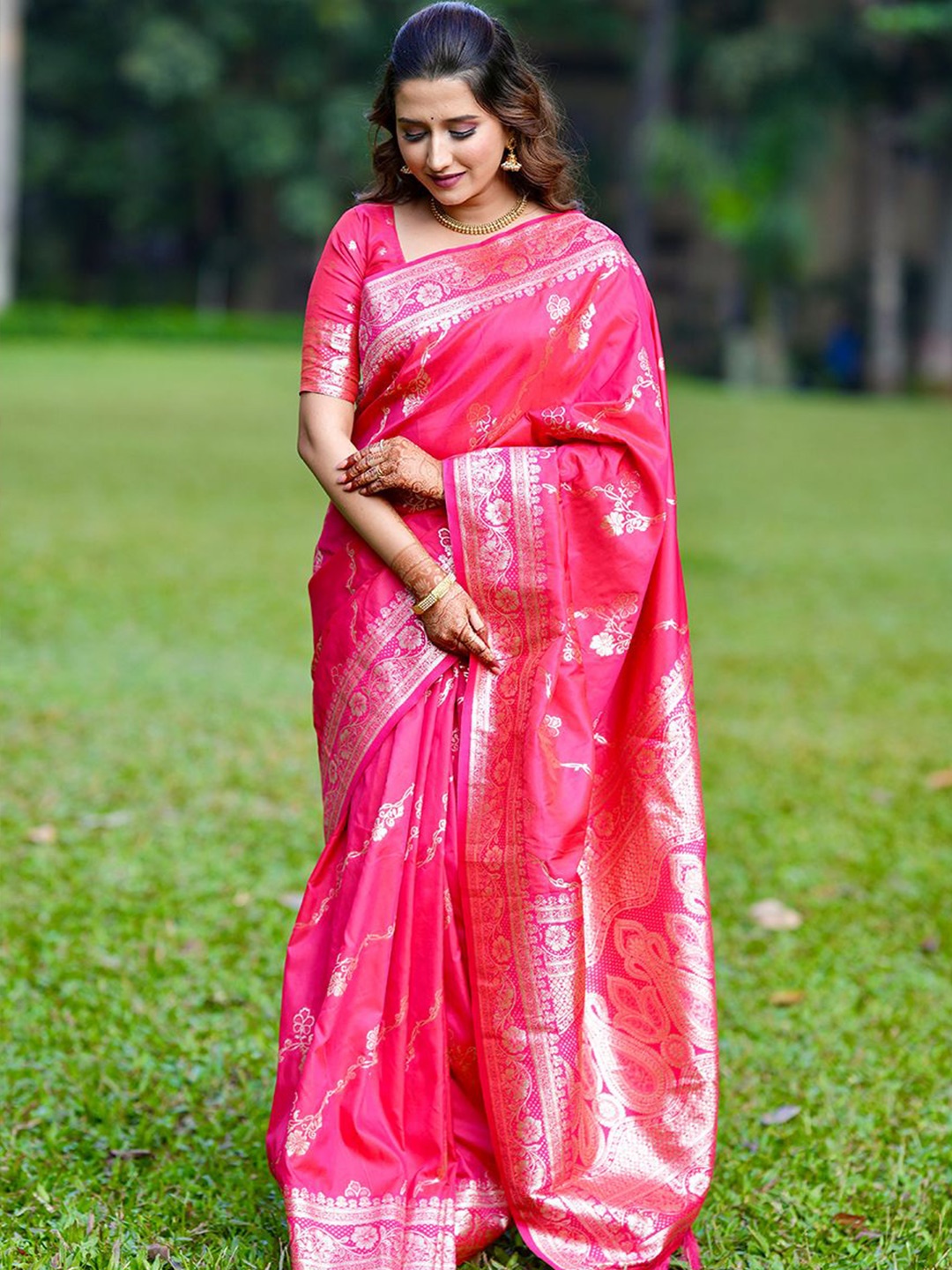 

all about you Woven Design Zari Silk Blend Banarasi Saree, Pink