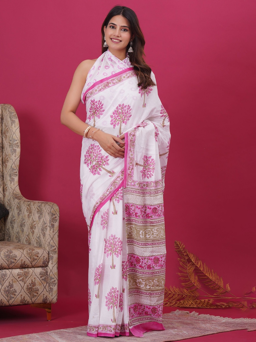 

Vanedik Floral Pure Cotton Block Print Saree, White