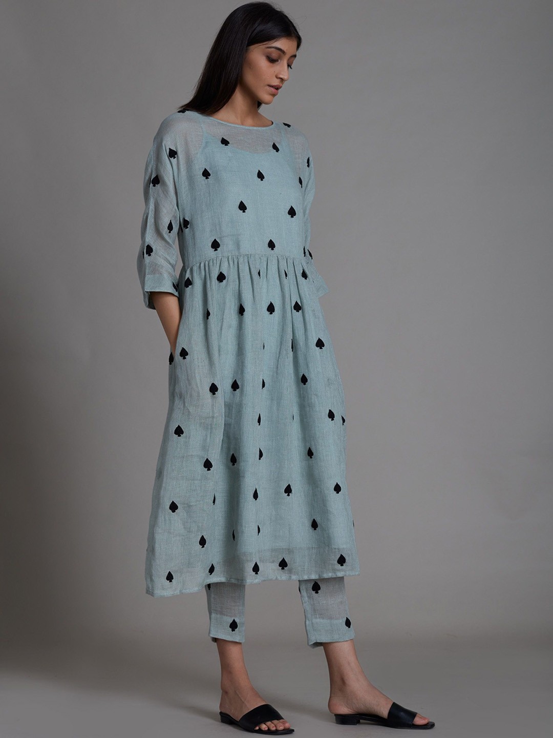 

MATI Women Polka Dot Printed Comfort High-Rise Culottes Trousers, Blue