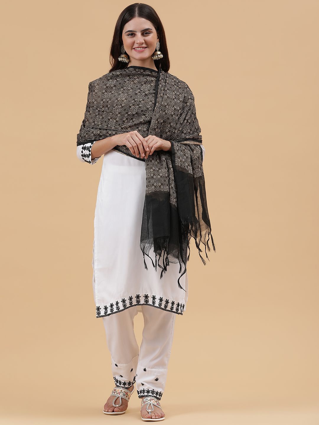 

BAESD Woven Design Dupatta, Grey