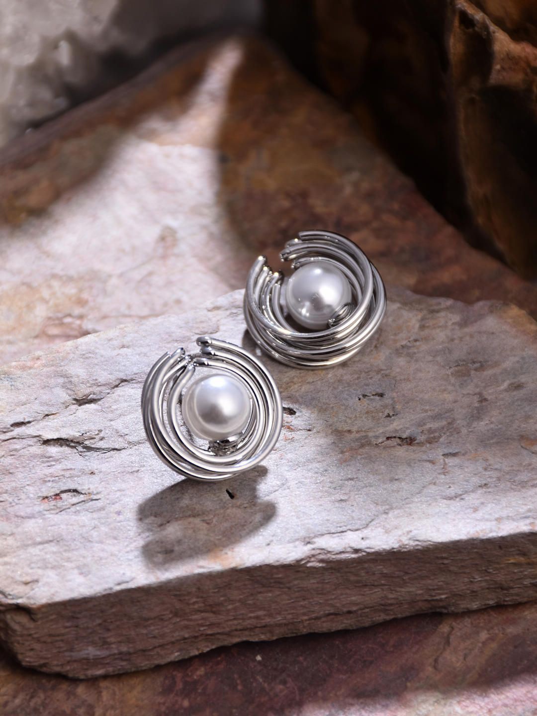 

Reenisaa Circular Studs Earrings, Silver