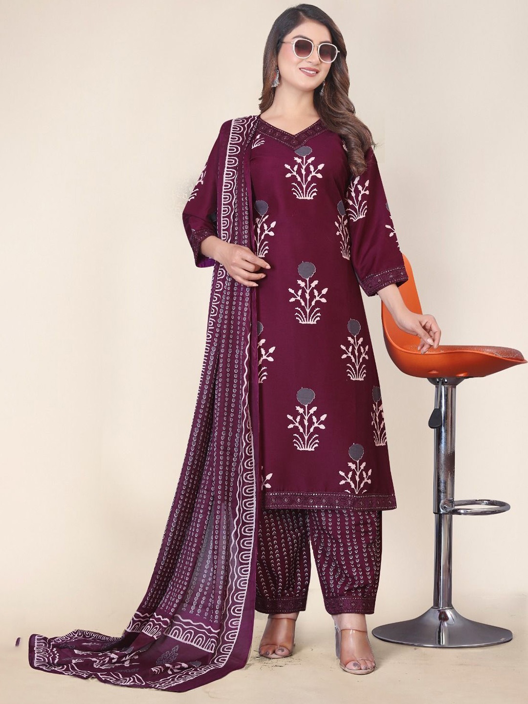 

KALINI Women Floral Printed Regular Sequinned Kurta with Harem Pants & With Dupatta, Purple