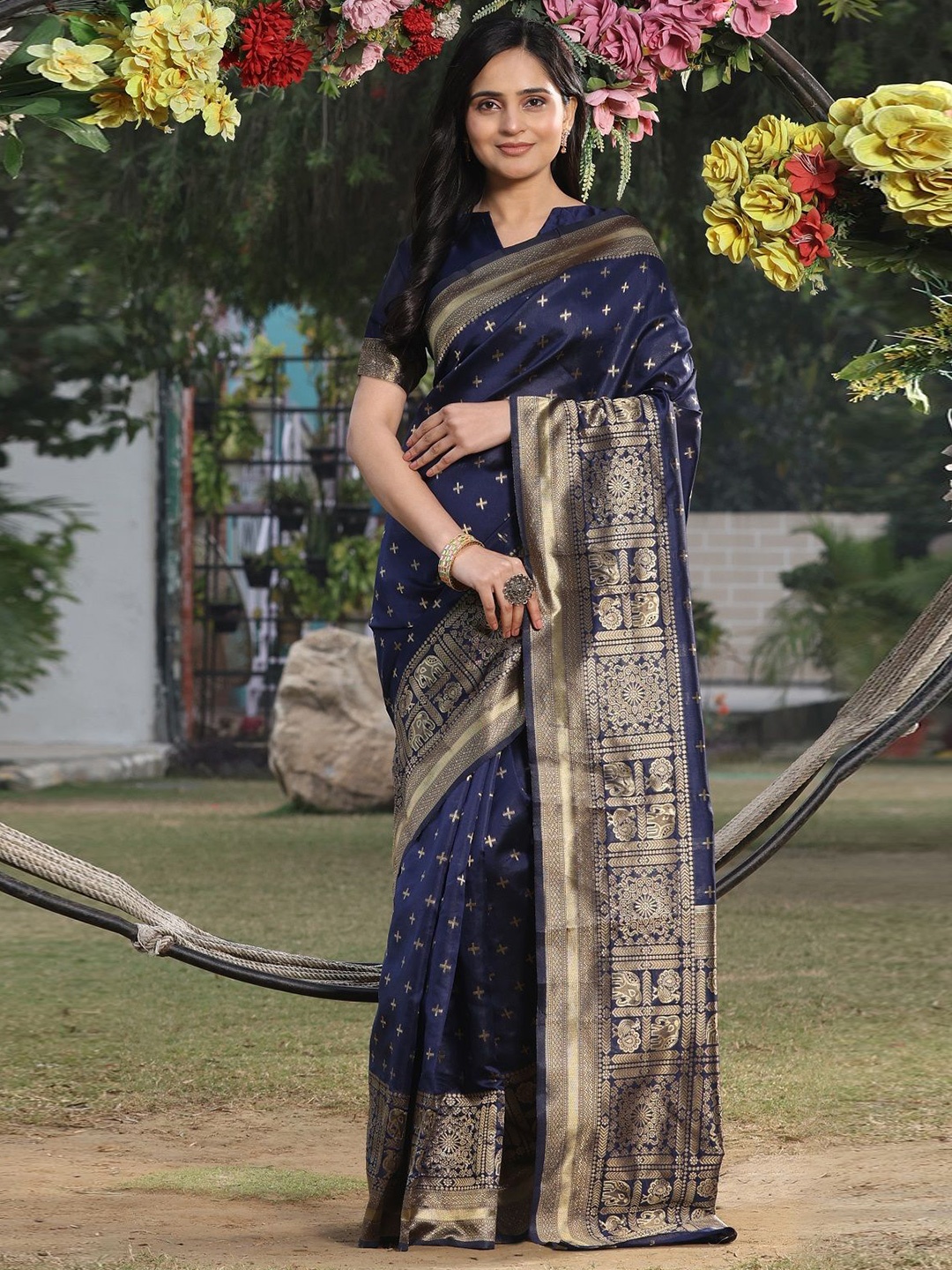 

Nimidiya Embellished Zari Silk Blend Banarasi Saree, Navy blue