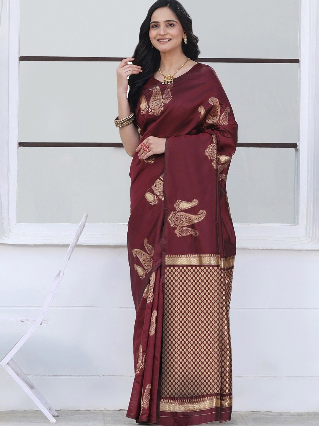 

ORUS Woven Design Zari Silk Blend Kanjeevaram Saree, Maroon