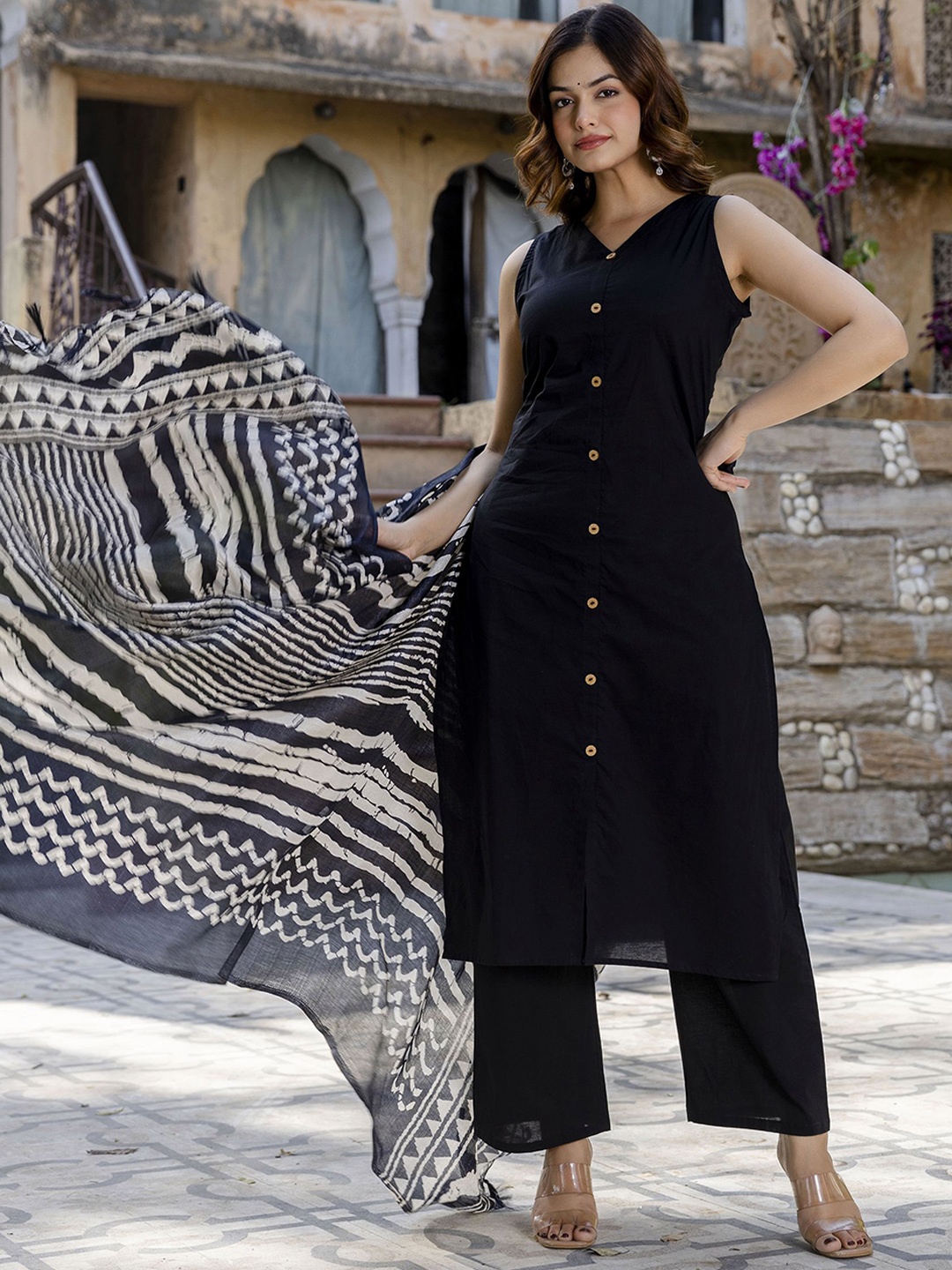 

Anouk Women Regular Pure Cotton Kurta with Pyjamas & With Dupatta, Black