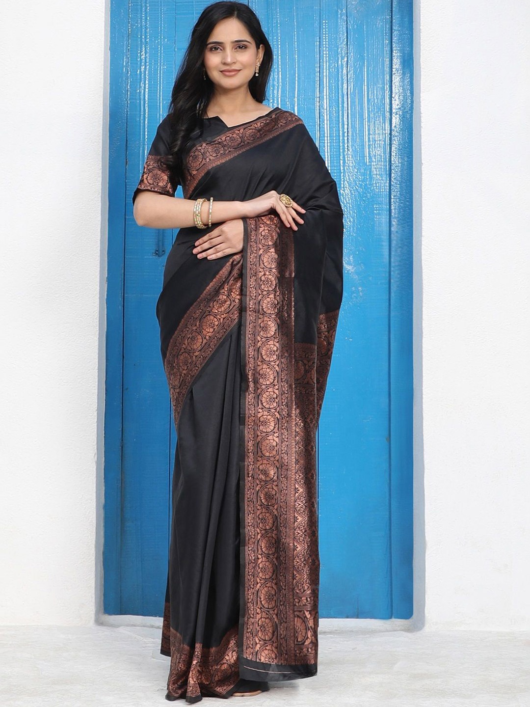 

ORUS Zari Silk Blend Kanjeevaram Saree, Black