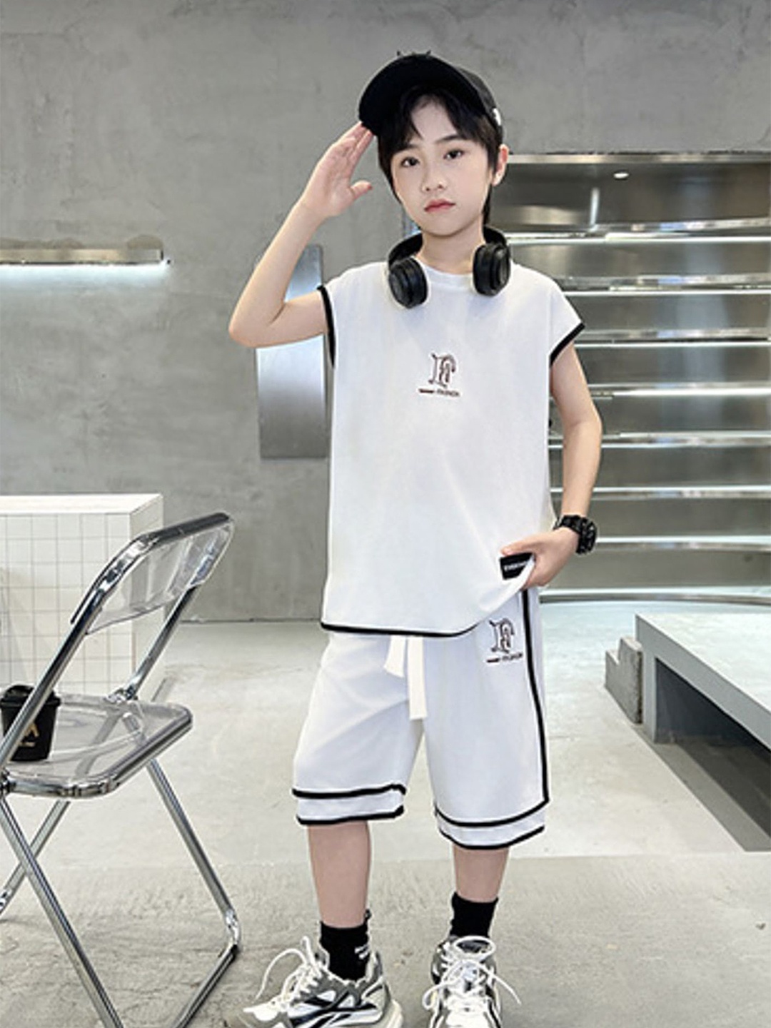 

LULU & SKY Boys T-shirt with Shorts, White