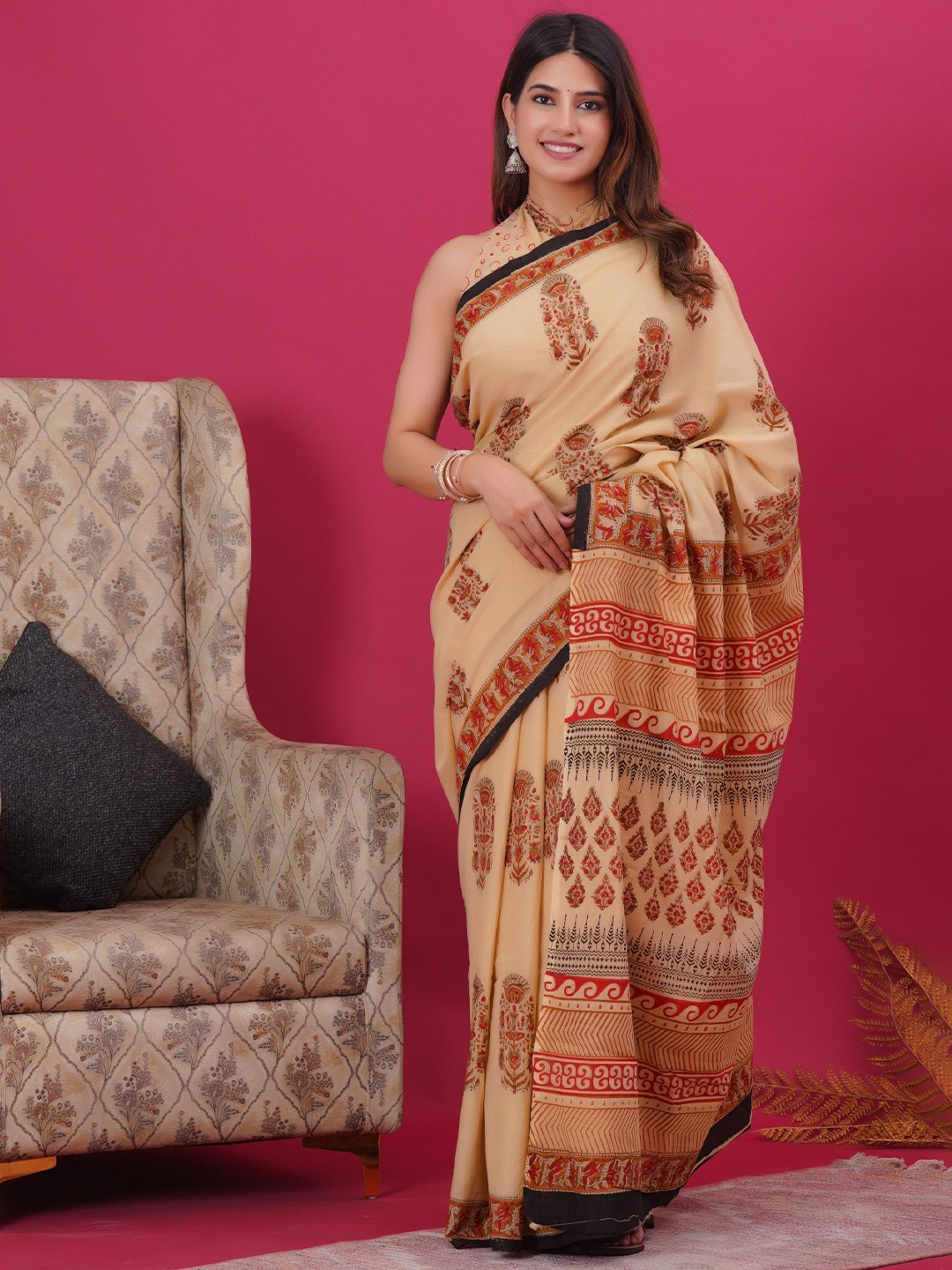 

Vanedik Floral Pure Cotton Block Print Saree, Peach