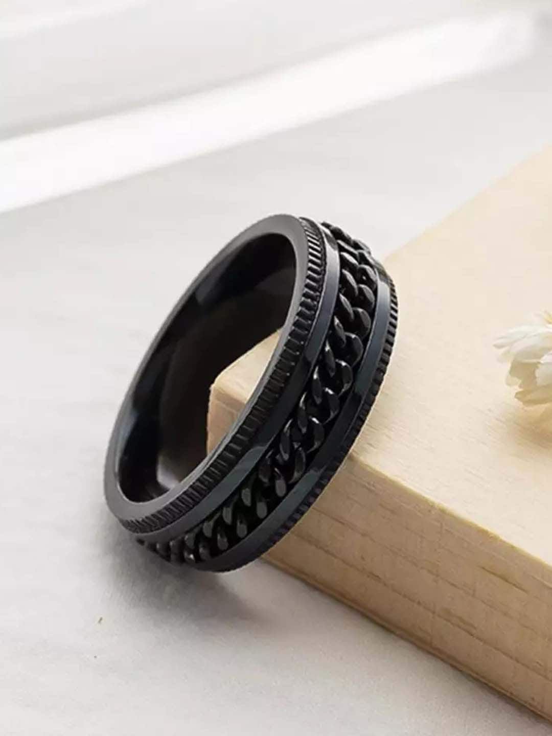 

The Roadster Lifestyle Co Men Classic Chain Design Band Ring, Black