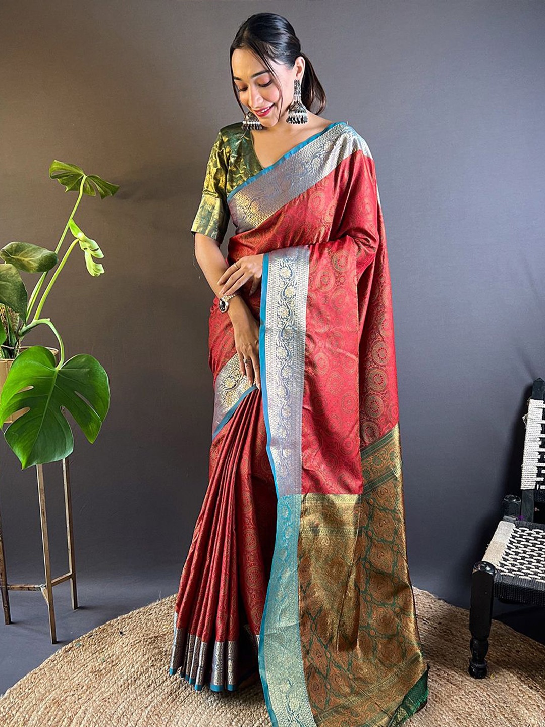 

all about you Woven Design Zari Silk Blend Kanjeevaram Saree, Red