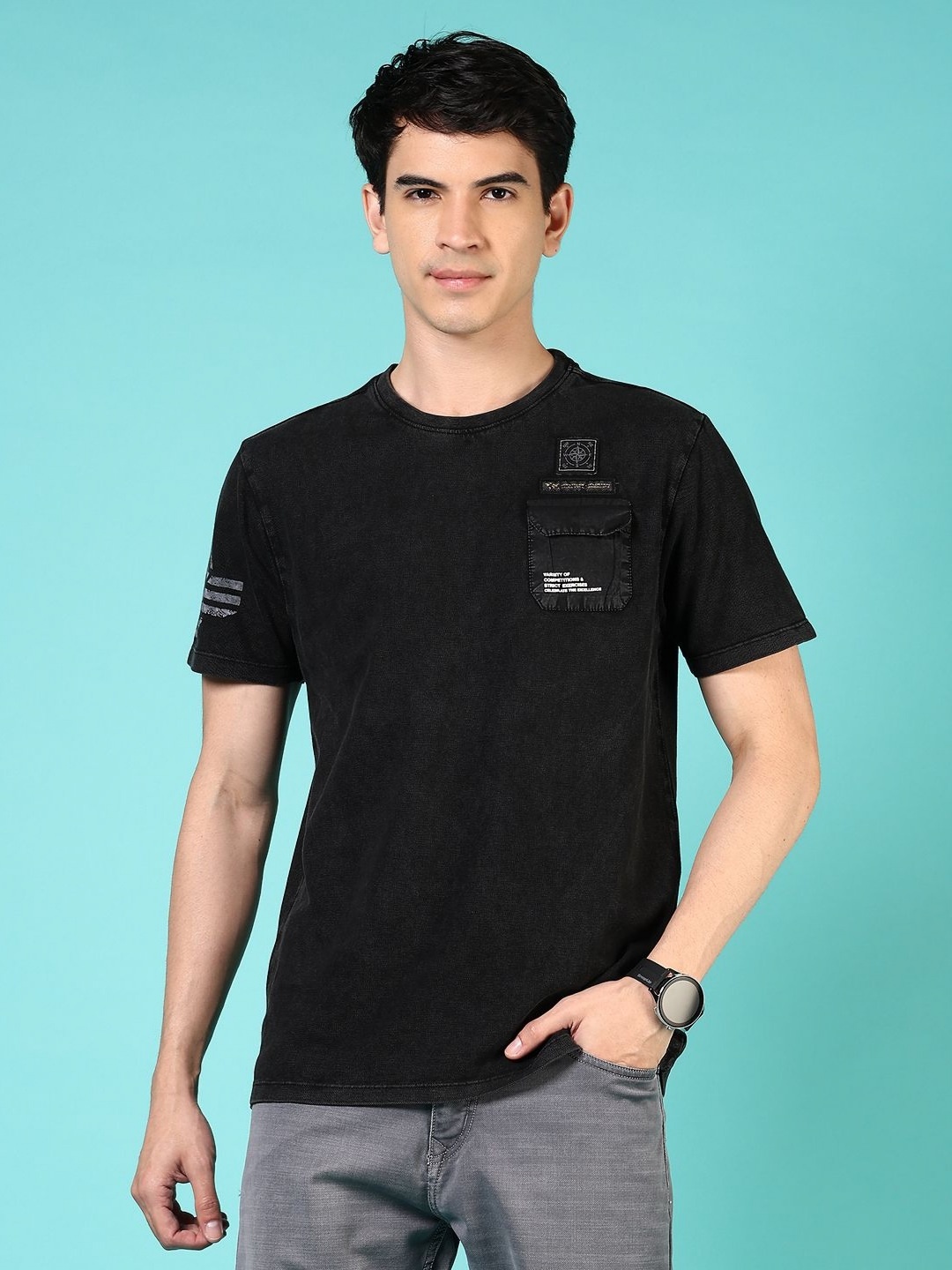 

V-Mart Men Applique T-shirt, Black