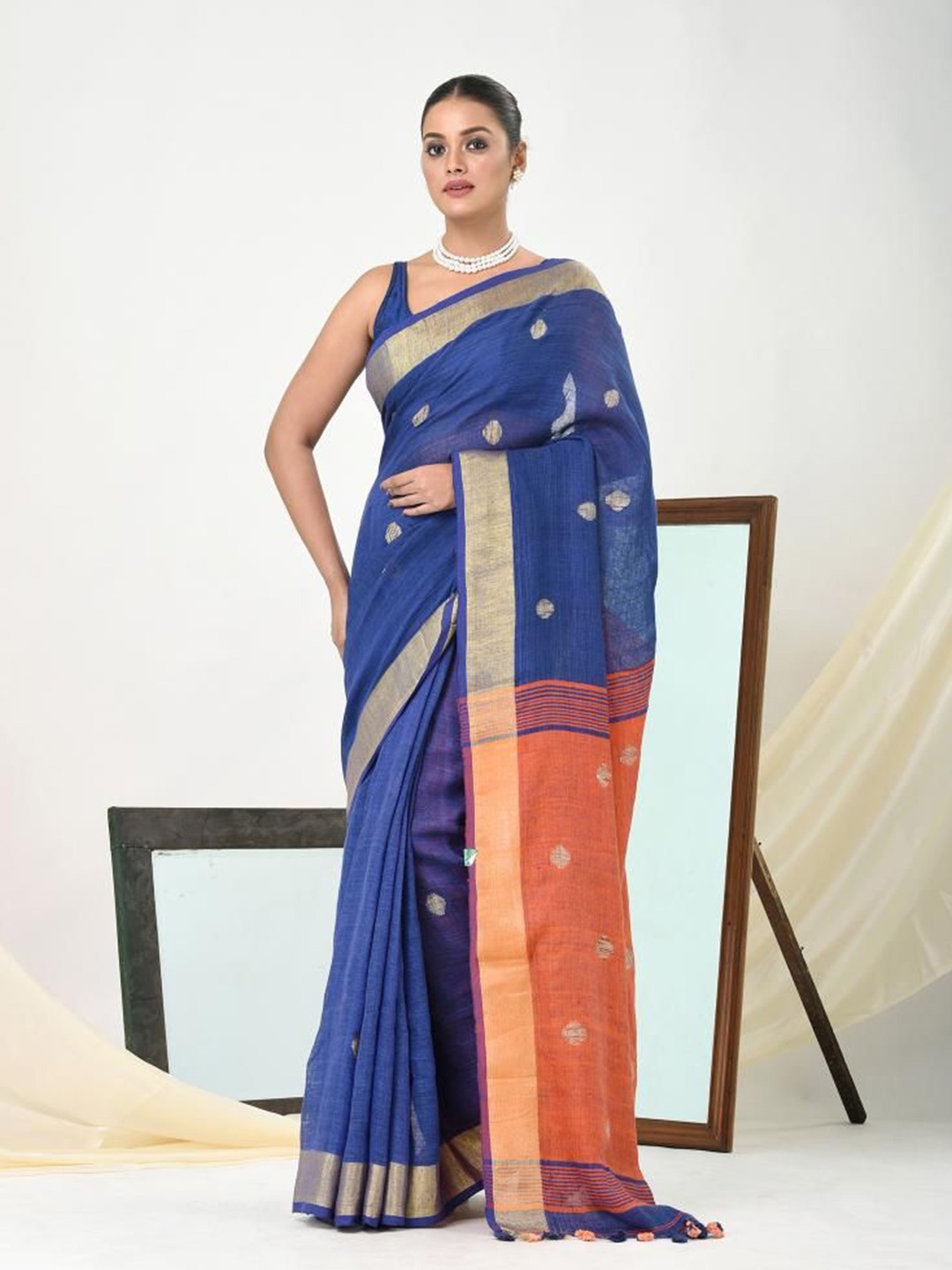 

VIBHAVARI Woven Design Zari Linen Blend Saree, Blue