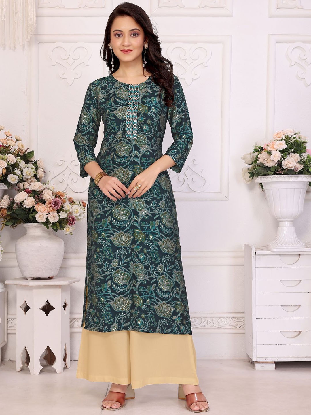 

Rangita Women Embroidered Mirror Work Kurta, Navy blue