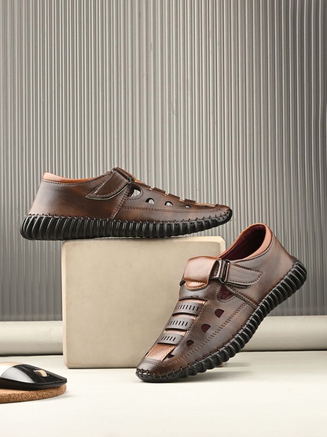 

Rowlans Men Fisherman Sandals, Brown