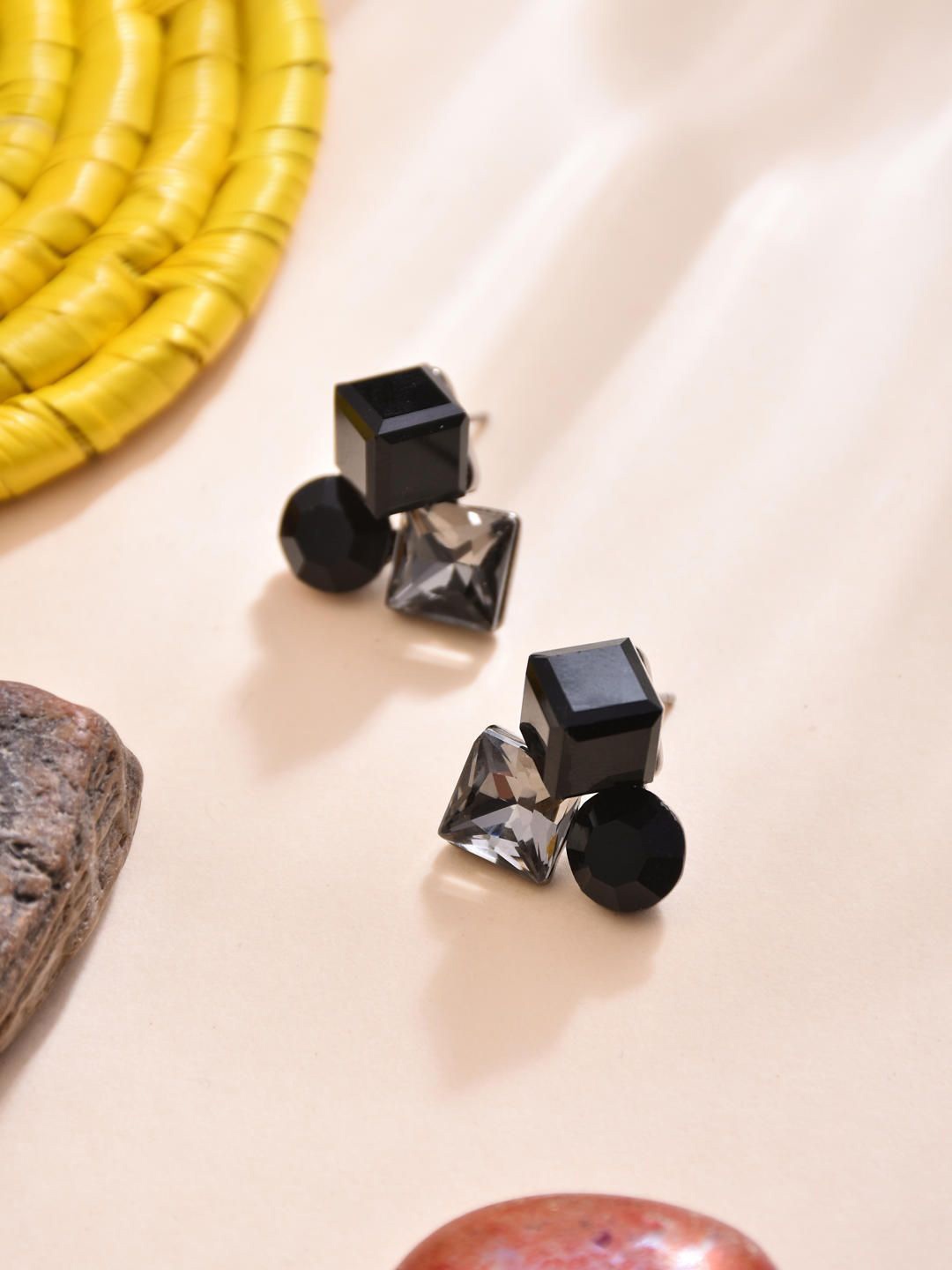 

Reenisaa Geometric Studs Earrings, Black
