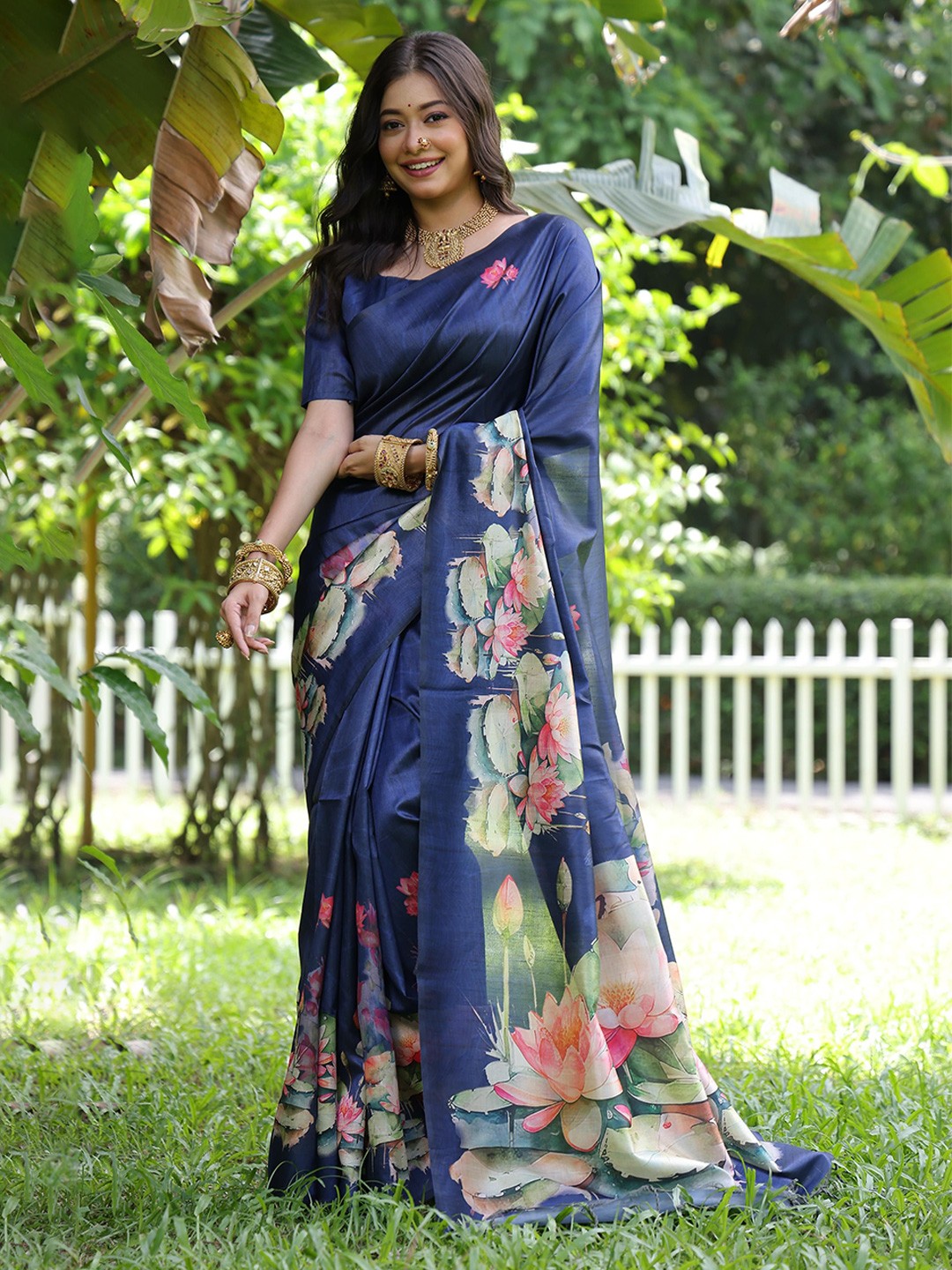 

Ekta Textiles Floral Pure Silk Banarasi Saree, Blue