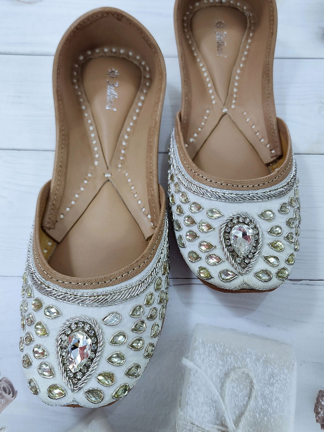 

Fulkari Women Embellished Ethnic Mojaris Flats, White