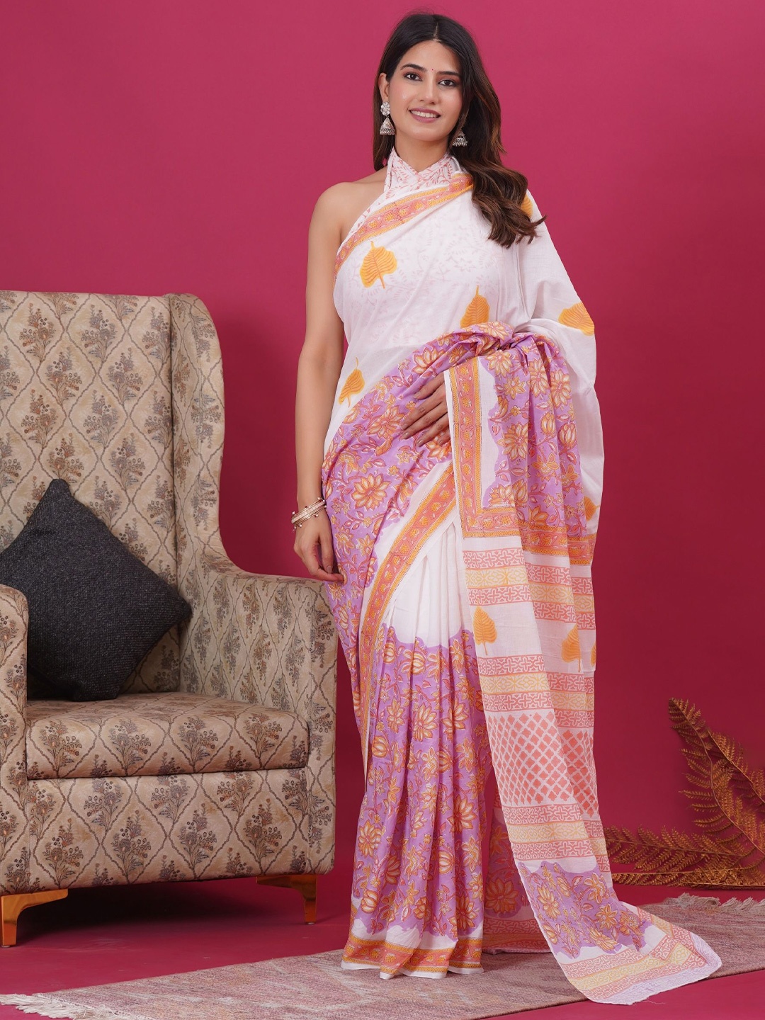 

Vanedik Floral Pure Cotton Block Print Saree, White