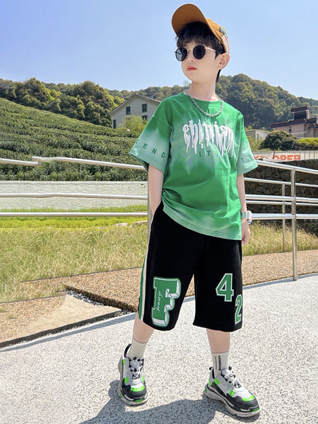

LULU & SKY Boys Printed T-shirt with Shorts, Green