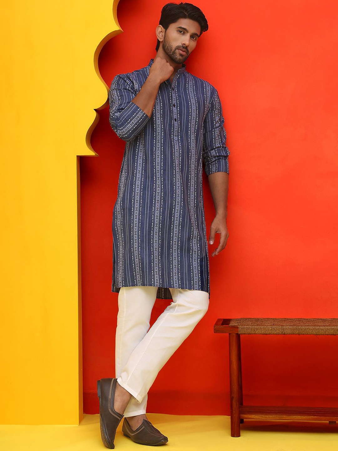 

Jompers Men Printed Regular Pure Cotton Kurta with Pyjamas, Blue