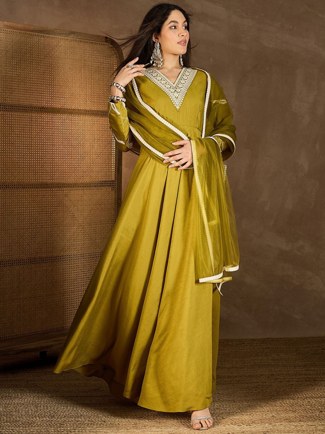 

Inddus Women Floral Embroidered Thread Work White Romance Kurta, Mustard