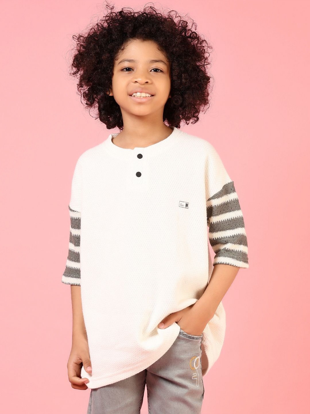 

V-Mart Boys Polka Dot Henley Neck Applique T-shirt, White