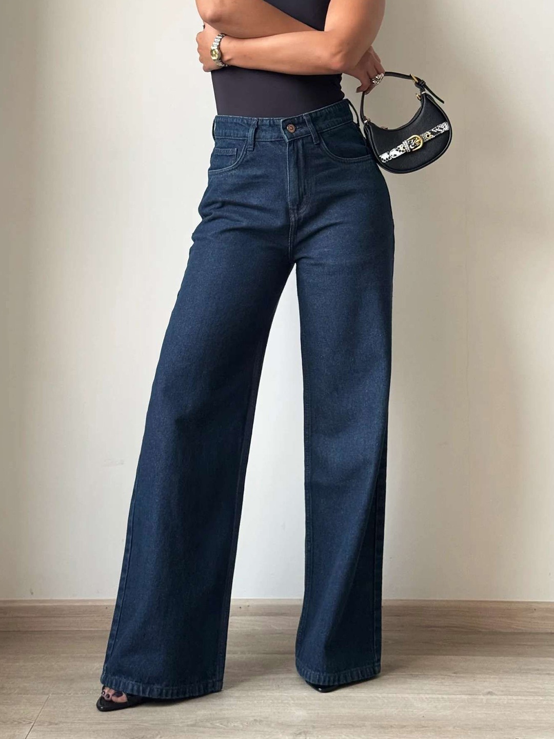 

Off Duty India Women Wide Leg High-Rise Highly Distressed Jeans, Blue