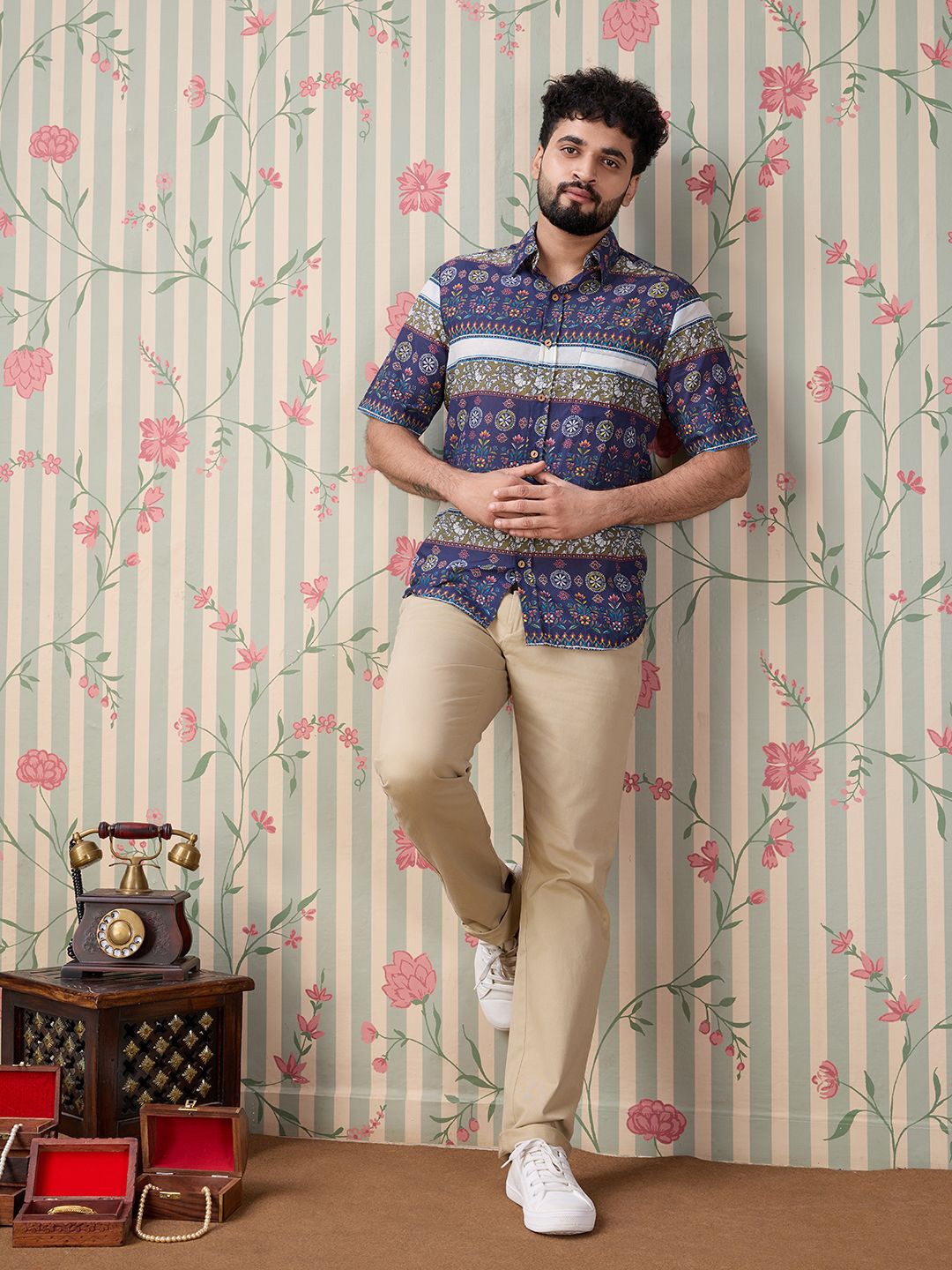 

Ode by House of Pataudi Men Comfort Floral Opaque Printed Casual Shirt, Blue