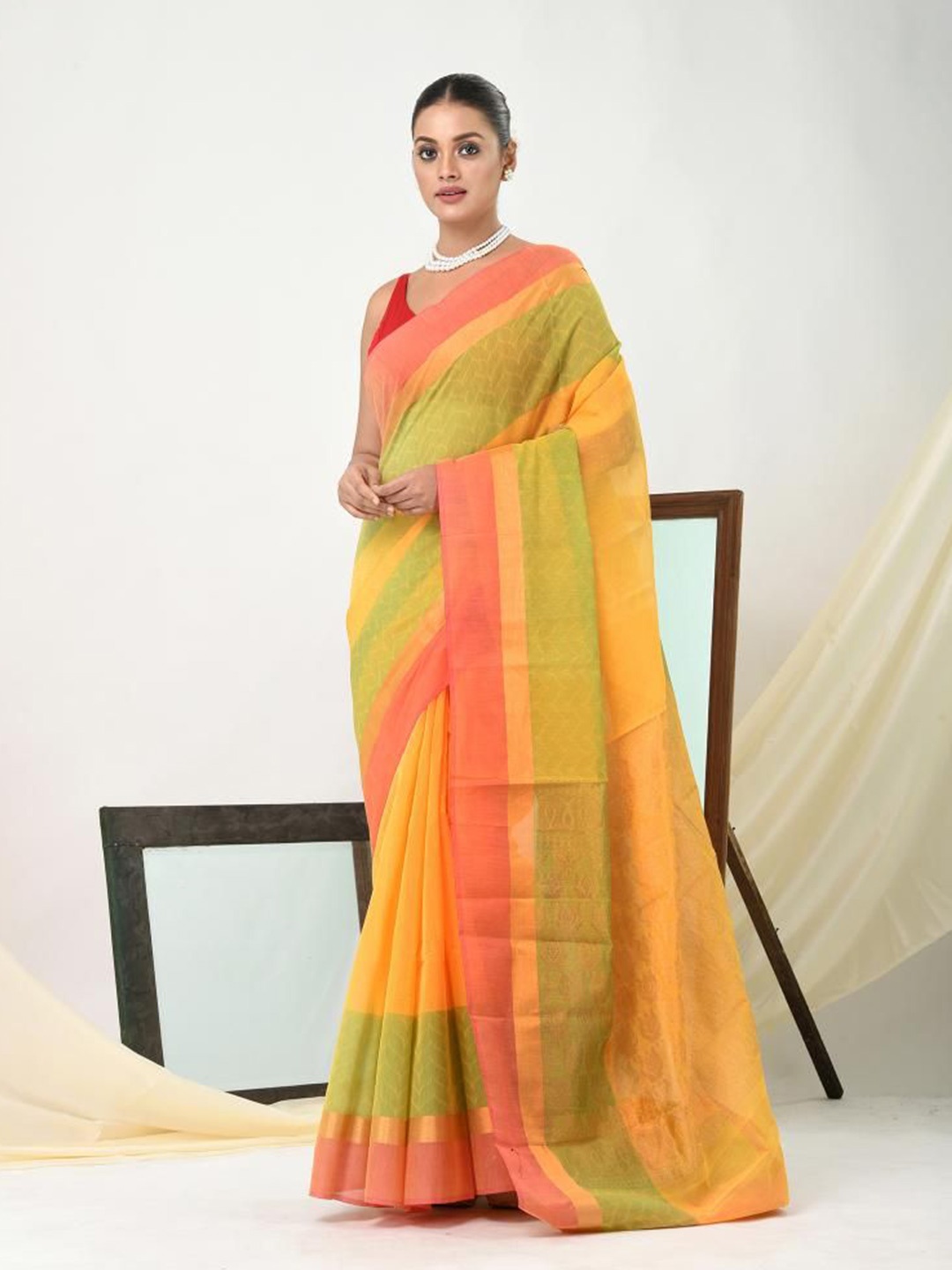 

VIBHAVARI Woven Design Saree, Yellow
