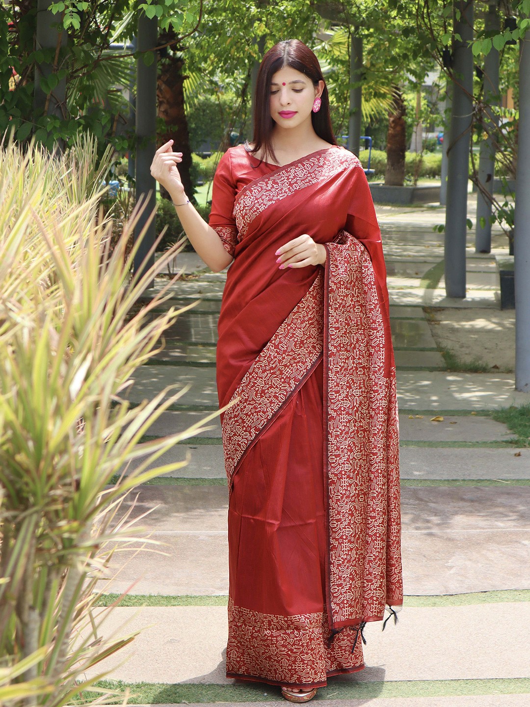 

Ekta Textiles Pure Silk Banarasi Saree, Red