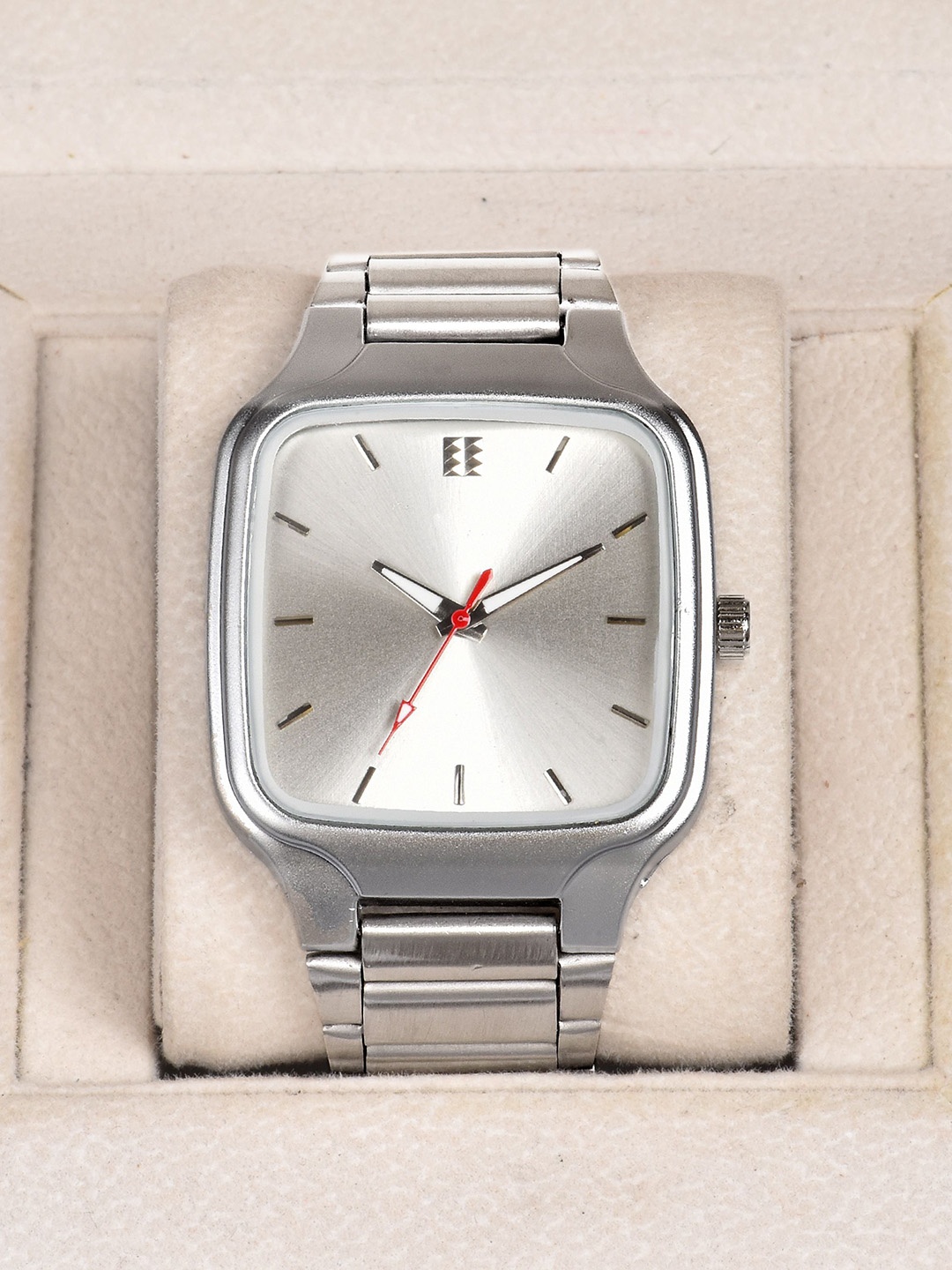 

SWADESI STUFF Men Dial & Bracelet Style Straps Analogue Watch SDS 158 SILVER 99