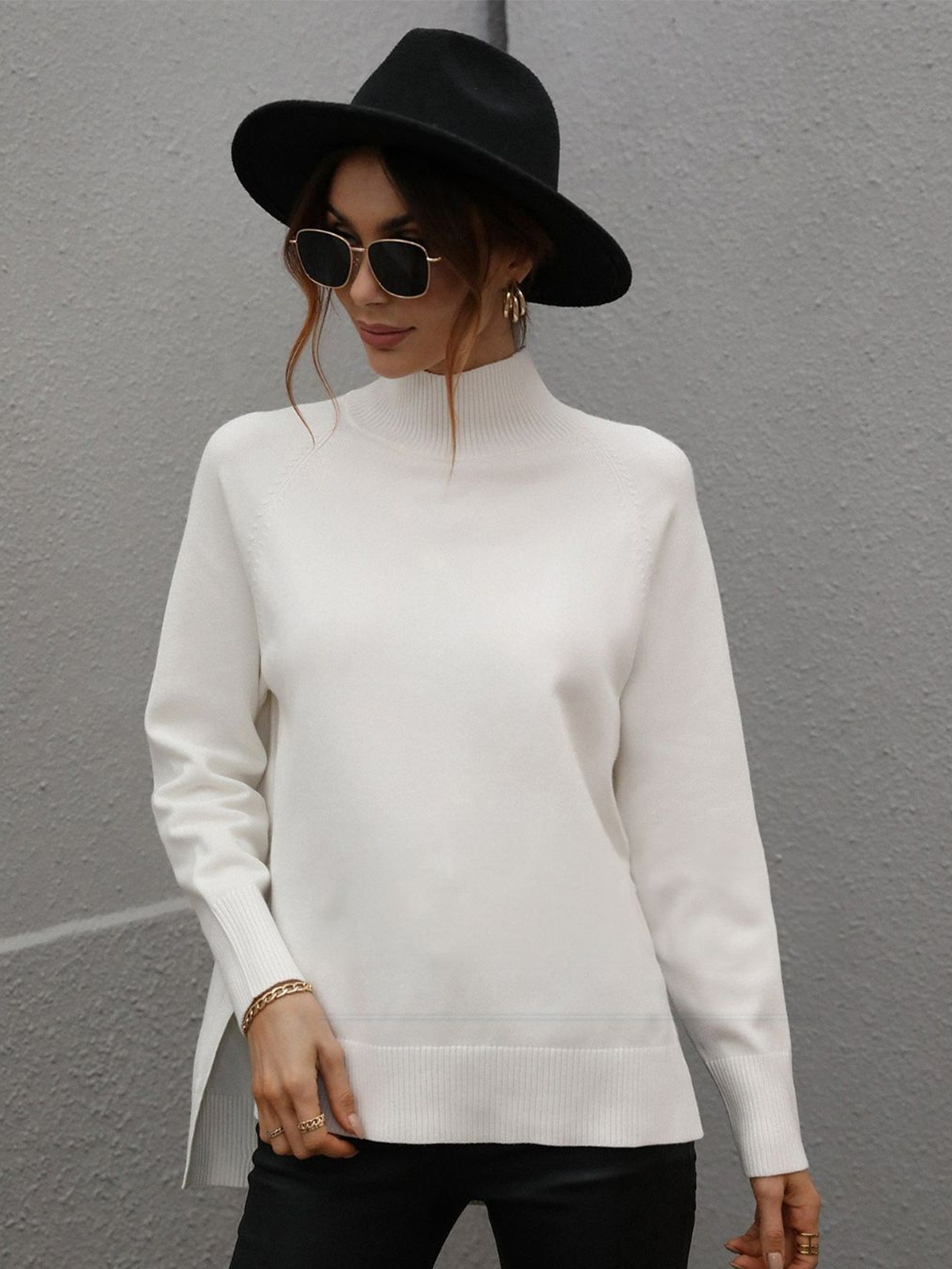 

Oh Rare Women Pullover, White