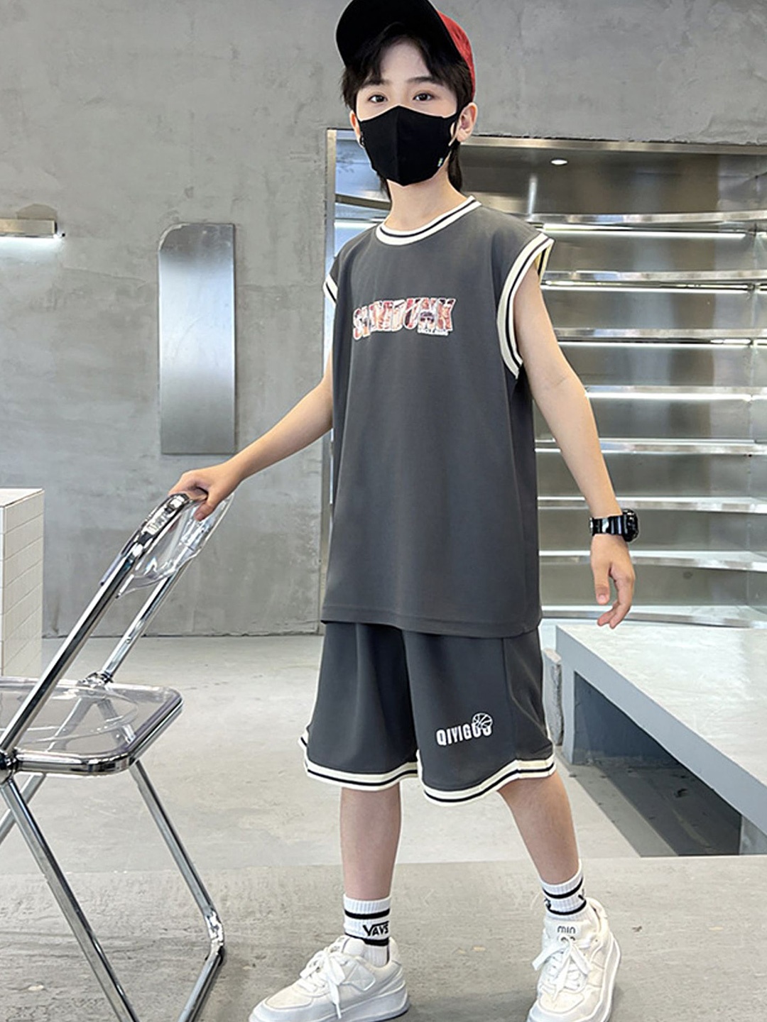 

LULU & SKY Boys Printed T-shirt with Shorts, Grey