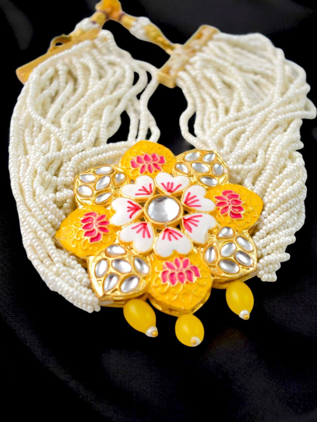 

TISHUL JEWELS Gold-Plated Choker Necklace Set, Yellow