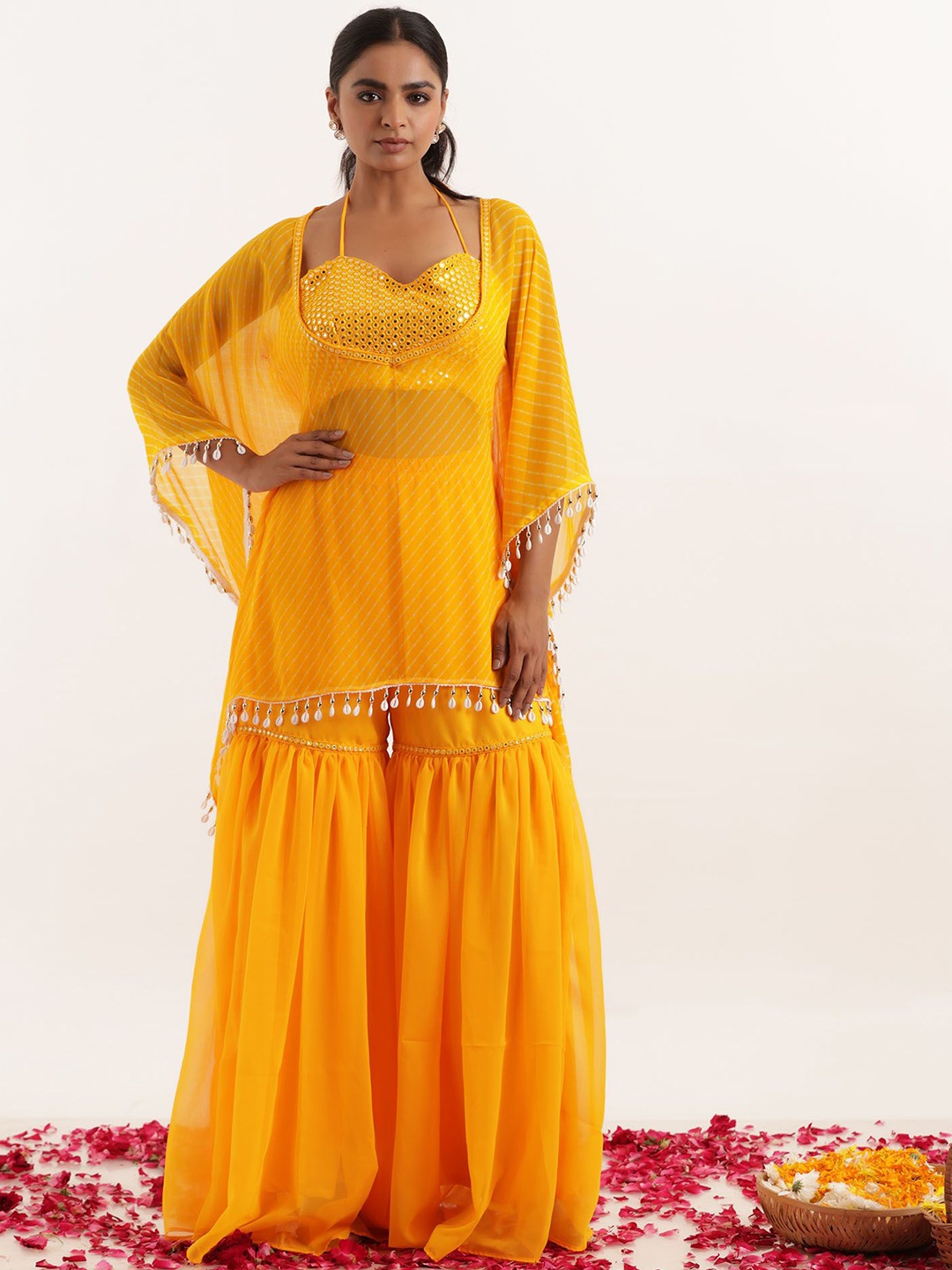 

DEASHA INDIA Embroidered Sweetheart Neck Top Kaftan With Sharara Co-Ords Set, Yellow