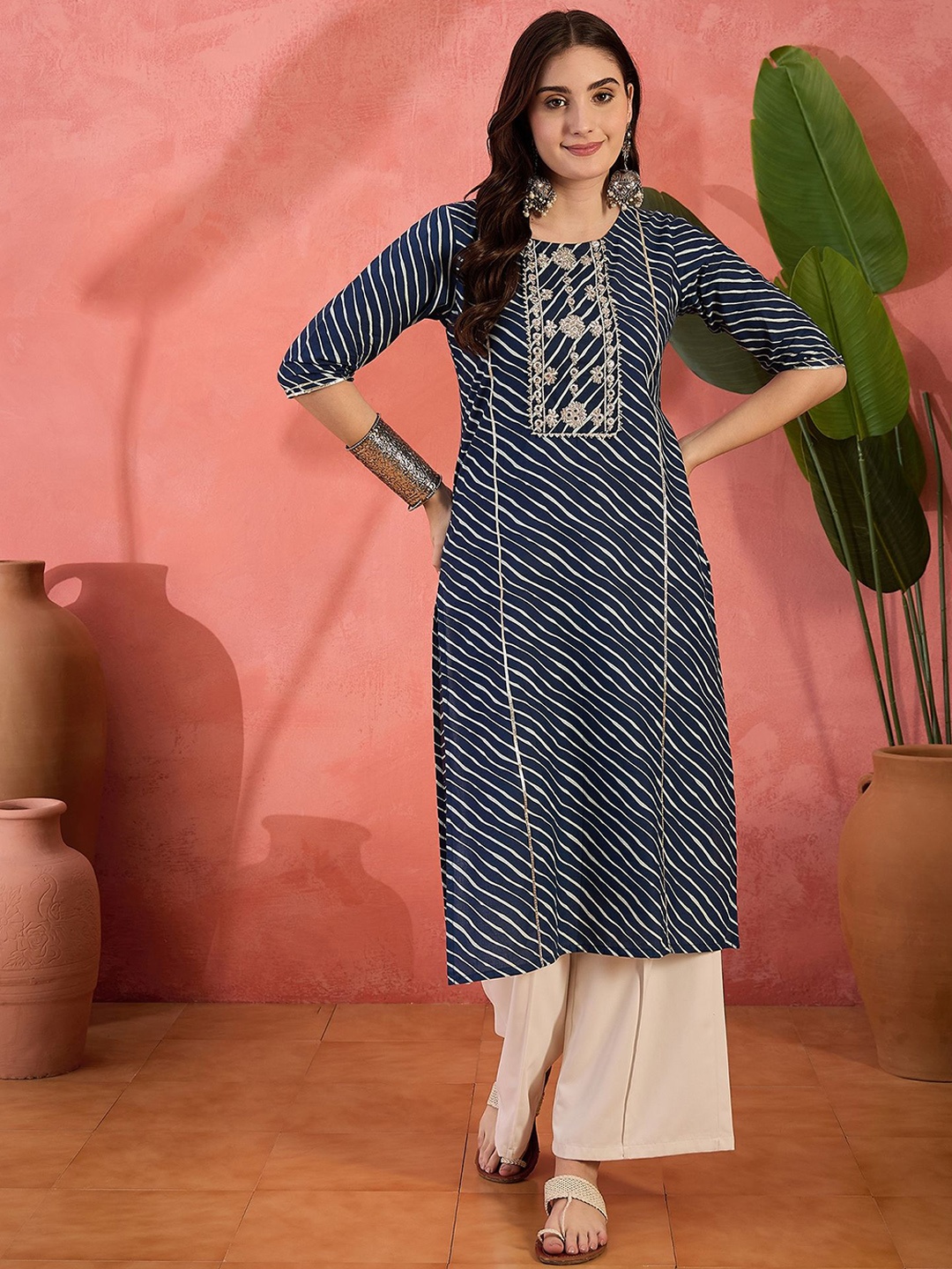 

Sangria Embroidered Lehariya Printed Pure Cotton Straight Kurta, Blue