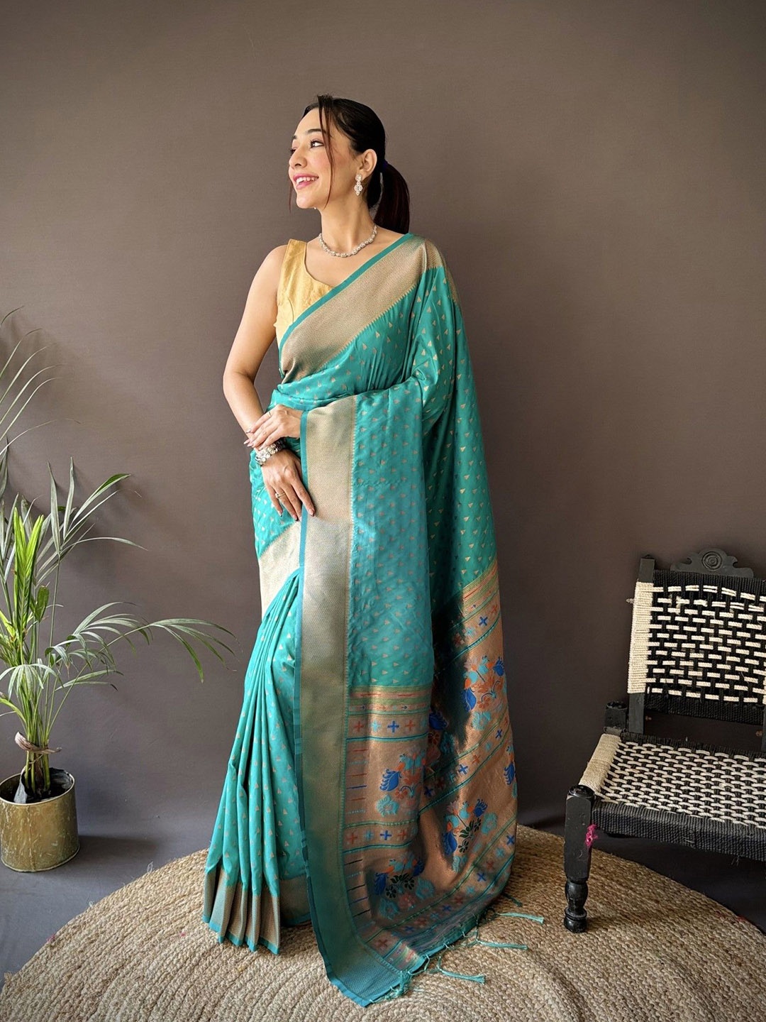 

Panzora Woven Design Zari Silk Blend Paithani Saree, Blue