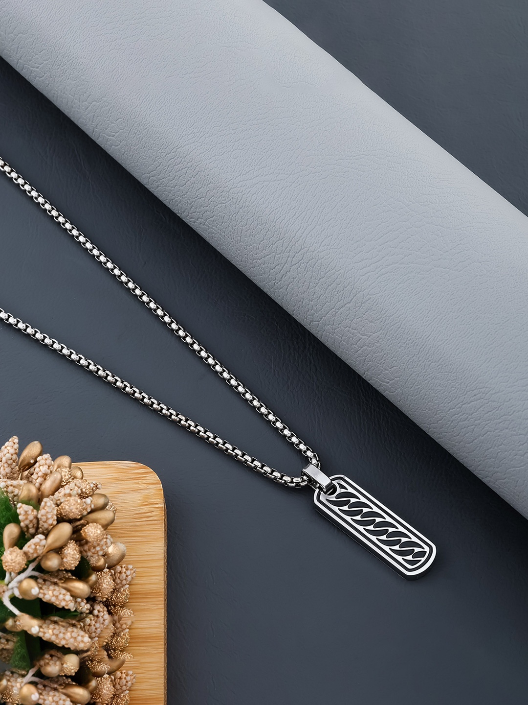 

The Roadster Lifestyle Co Rectangular Charm Shadow Mesh Pendant With Chain, Silver