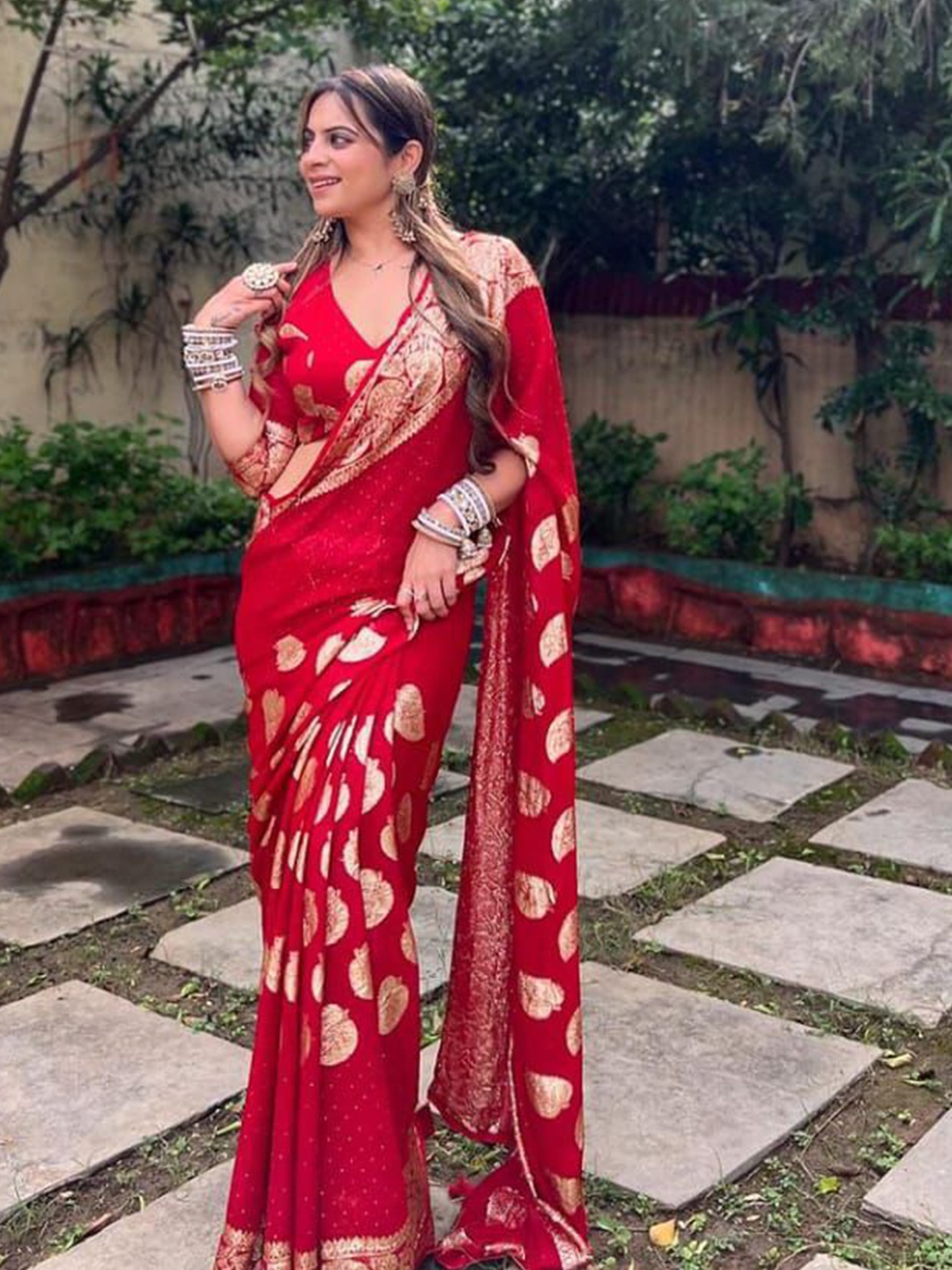 

PAYAL CREATION Embellished Zari Pure Georgette Saree, Red