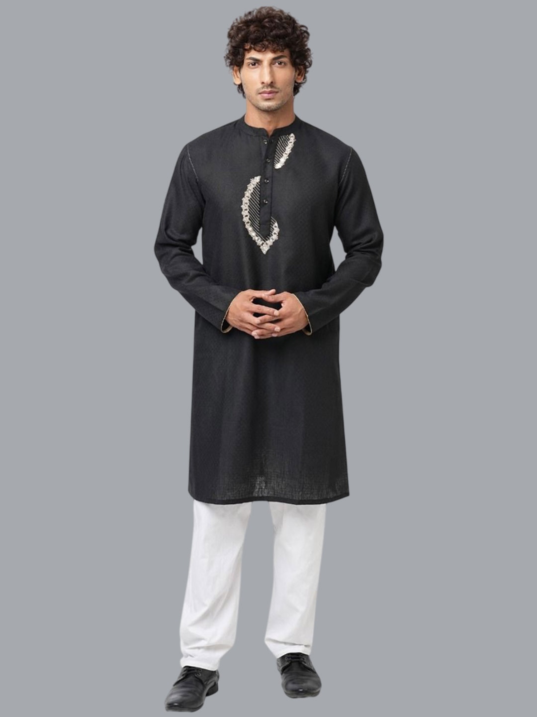 

Arch element Men Thread Work Kurta, Black