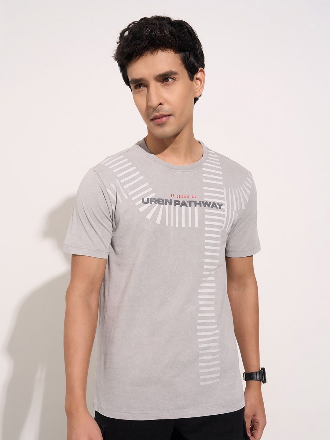 

SF JEANS by Pantaloons Men Typography Slim Fit T-shirt, Grey
