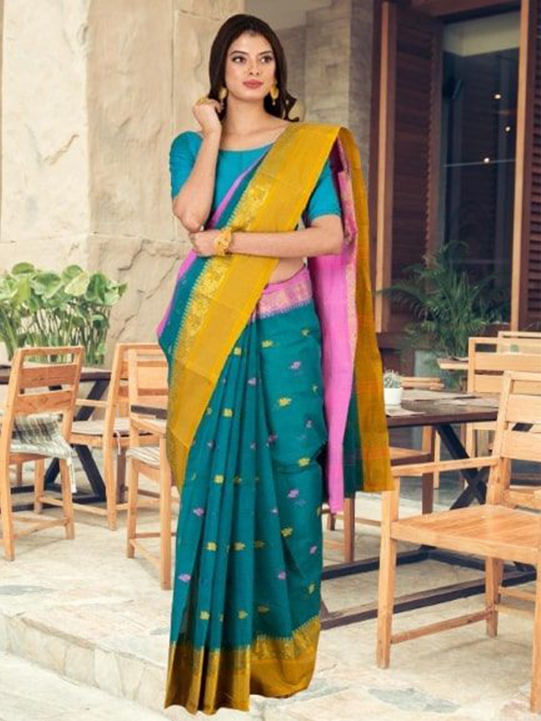 

Laa Calcutta Woven Design Zari Pure Cotton Taant Saree, Green