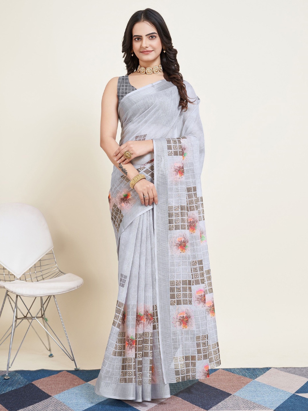

Rangtulika Ethnics Floral Zari Saree, Grey